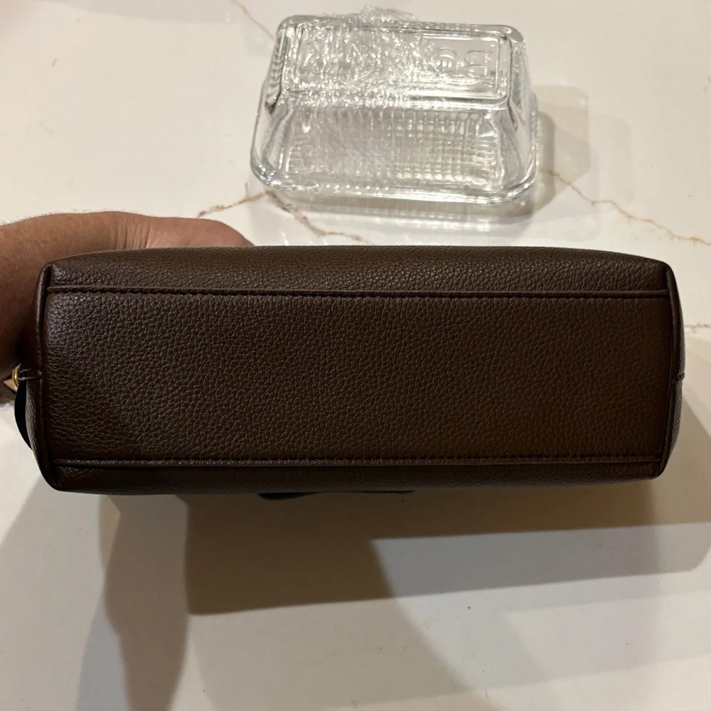 Sondra Roberts Brown Crossbody Bag - Picture 5 of 9